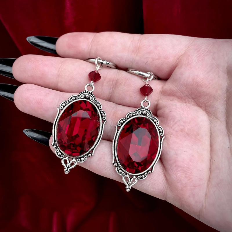 Vampire Cameo Earrings, Gothic - огляд і ціна Women'S Vampire Accessories
