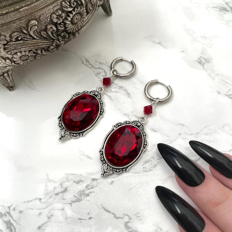 Vampire Cameo Earrings, Gothic - огляд і ціна Women'S Vampire Accessories