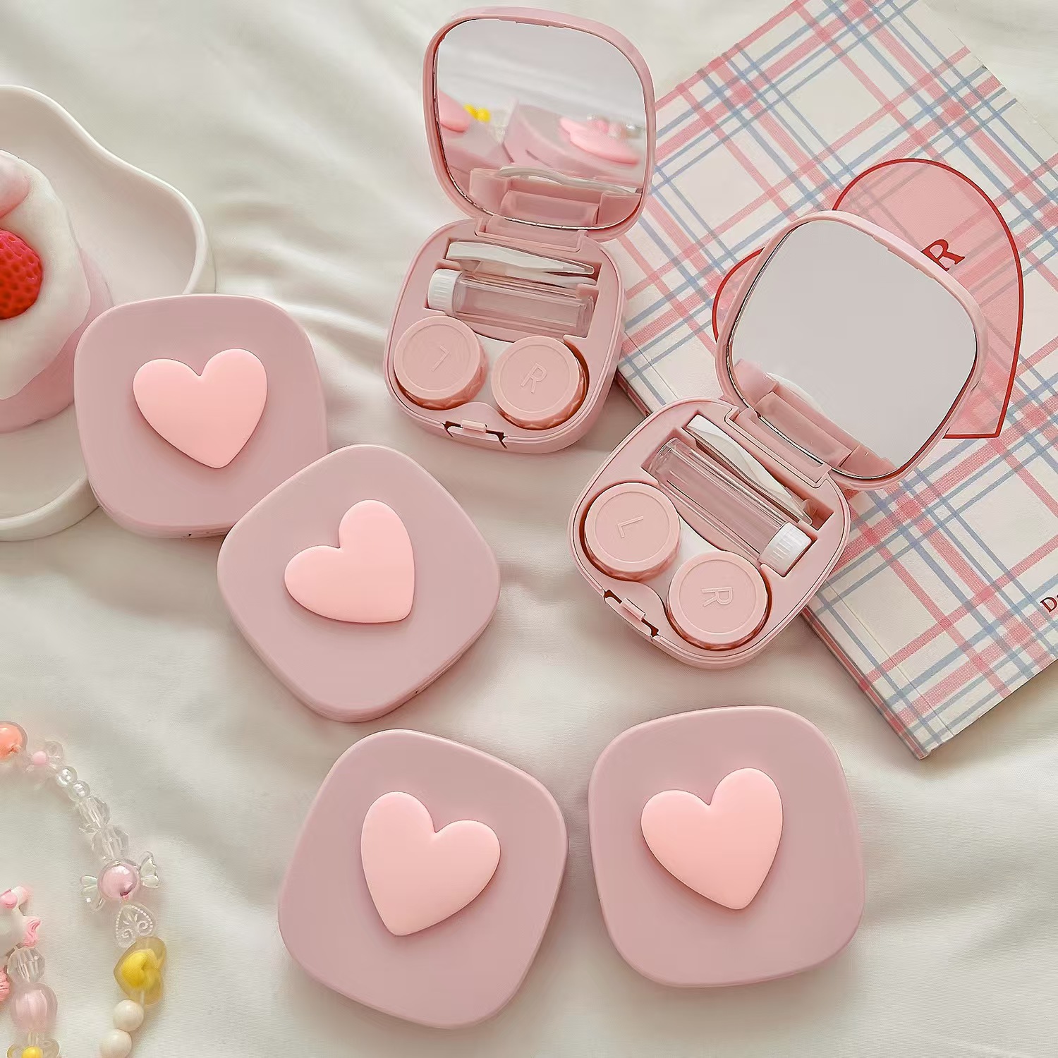 Heart Contact Lens Case with M - огляд і ціна Women Accessories List